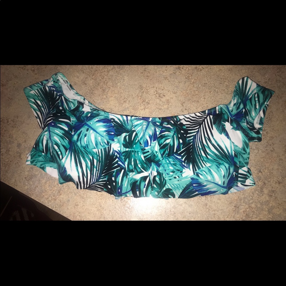 Off/cold shoulder leaf print bikini suit top  M